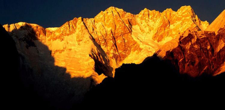 Glittering kanchenjunga