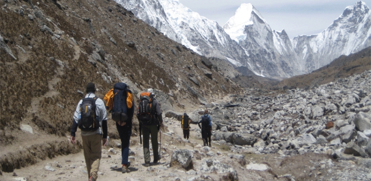 Trekking in Nepal Himalaya